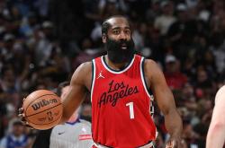 包含洛杉矶快船强势反弹备战NBA常规赛今夜罗马调整名单以备意大利杯，现场解说直呼：Karsa在快船比赛中出色防守的词条开元官方网站