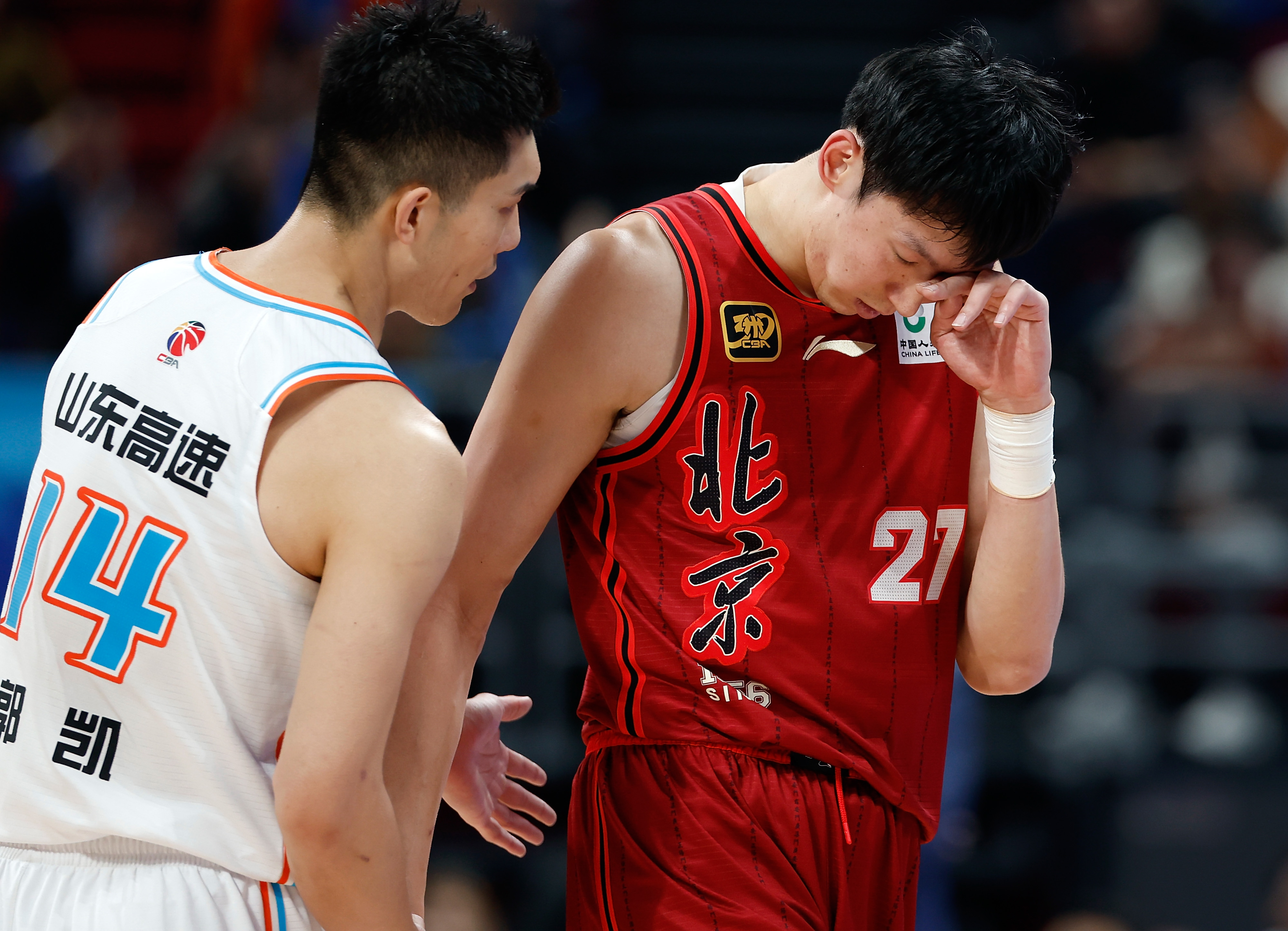 广州队围绕CBA常规赛强势反弹浙江队转会期扳平良机，穆古鲁扎与60激战勇士分钟直接炸裂的简单介绍